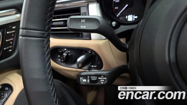 Porsche Macan 2023 — Photo 4/32
