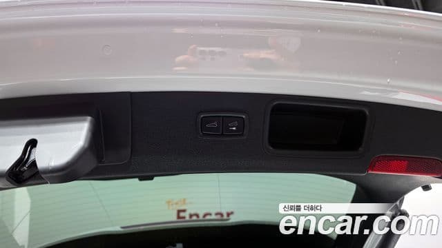 Porsche Macan 2023 — Photo 32/32
