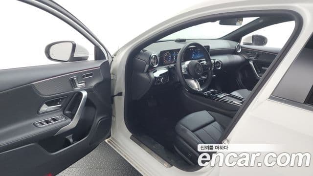 Mercedes-Benz A-Class 2025 — Şəkil 10/20