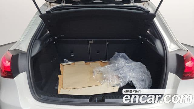 Mercedes-Benz A-Class 2025 — Şəkil 18/20