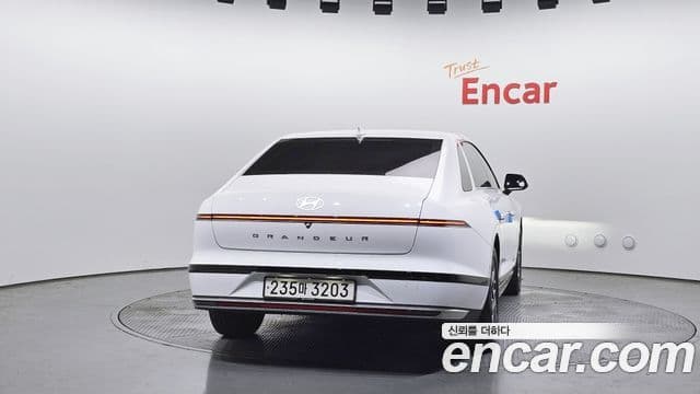 Hyundai Grandeur 2023 — ფოტო 4/20