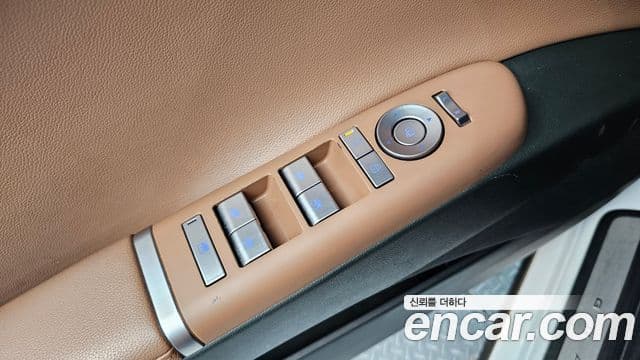 Hyundai Grandeur 2023 — ფოტო 19/20