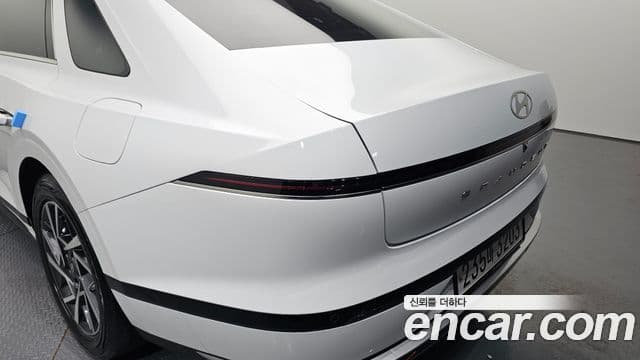 Hyundai Grandeur Hybrid 2023 — Şəkil 10/30
