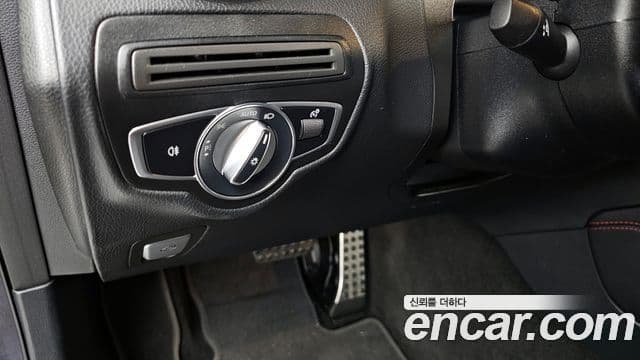 Mercedes-Benz GLC-Class 2020 — Photo 29/35
