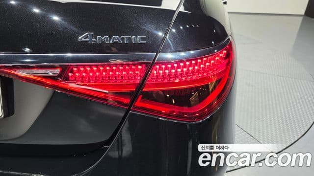 Mercedes-Benz S-Class 2021 — Photo 20/39