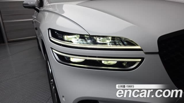 Genesis GV70 2022 — Photo 32/33