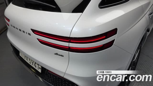 Genesis GV70 2022 — Photo 24/33