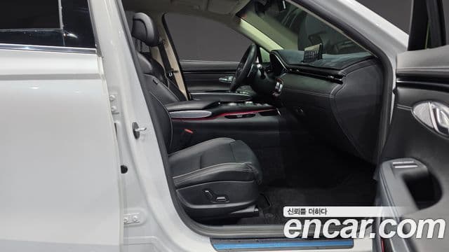 Genesis GV70 2022 — Photo 29/33
