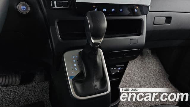 Hyundai Staria 2023 — Şəkil 9/20