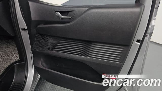 Hyundai Staria 2023 — Photo 27/31