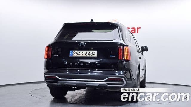 Kia Sorento 2021 — Фото 4/20