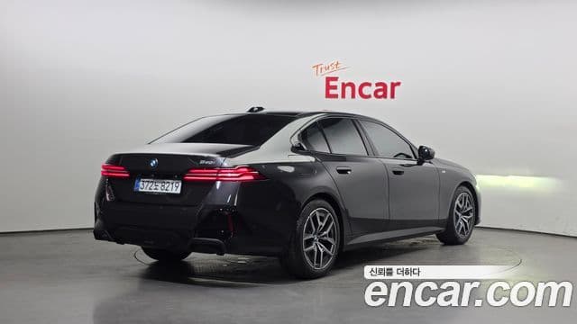 BMW 5 Series 2025 — Şəkil 2/20