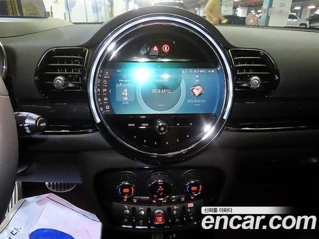 Mini Cooper S Clubman 2022 — ფოტო 8/20