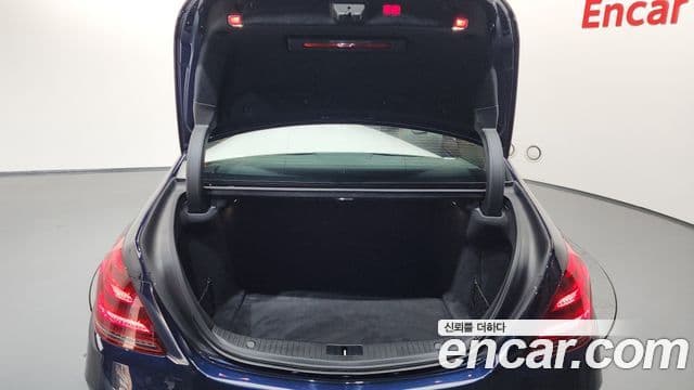 Mercedes-Benz S-Class 2018 — Photo 14/20