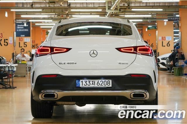 Mercedes-Benz GLE-Class 2022 — ფოტო 3/20