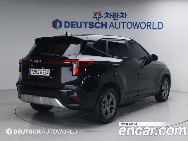 Kia Seltos 2023 — ფოტო 2/20