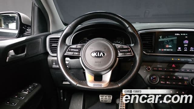 Kia Sportage The Bold 2021 — ფოტო 13/20