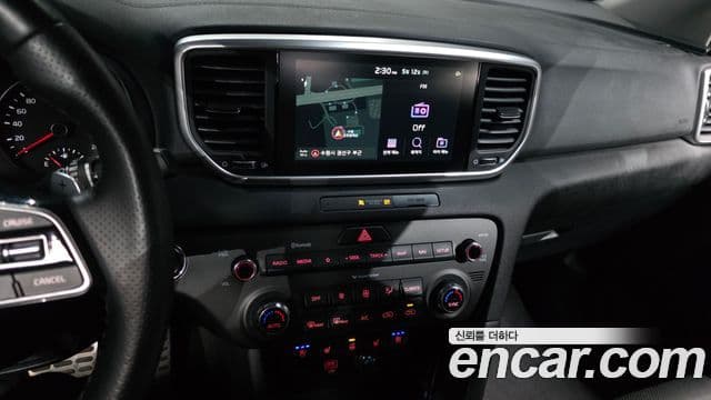 Kia Sportage The Bold 2021 — ფოტო 14/20