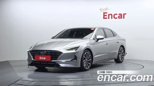 Hyundai Sonata 2019 — Фото 1/20