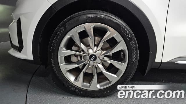 Kia Sorento 2020 — ფოტო 5/20