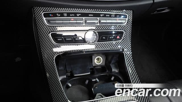Mercedes-Benz E-Class 2018 — ფოტო 18/20