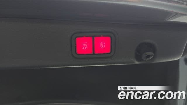 Mercedes-Benz E-Class 2018 — ფოტო 20/20