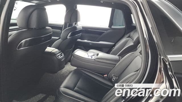 Genesis G90 2022 — ფოტო 19/20