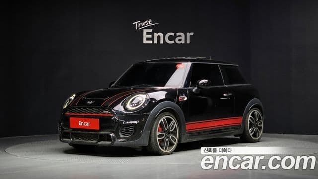 Mini Cooper S 2019 — ფოტო 11/20