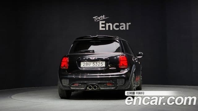 Mini Cooper S 2019 — ფოტო 7/20