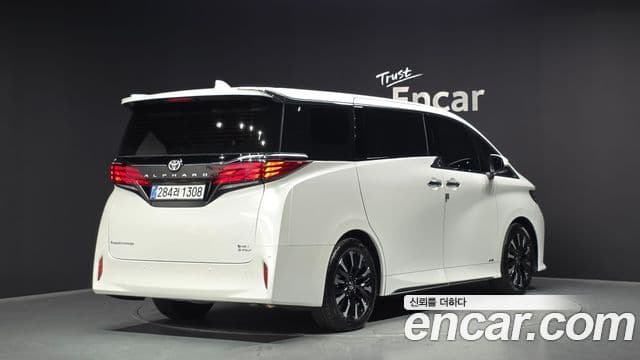 Toyota Alphard 2025 — Фото 2/20
