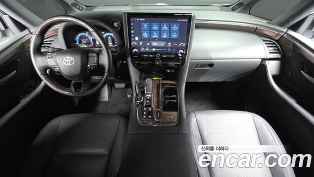 Toyota Alphard 2025 — Фото 7/20