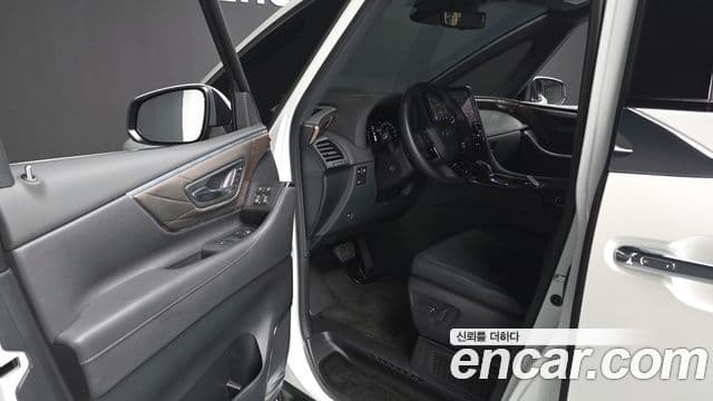Toyota Alphard 2025 — Фото 10/20