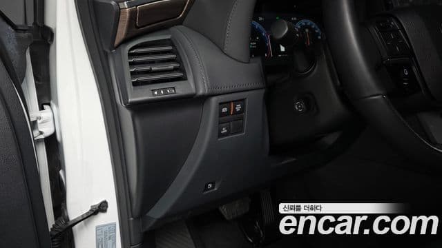 Toyota Alphard 2025 — Фото 13/20