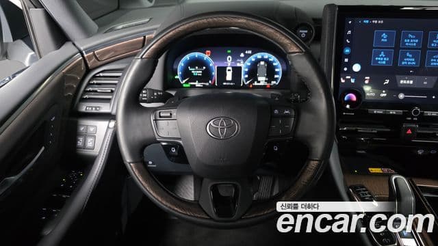 Toyota Alphard 2025 — Фото 14/20