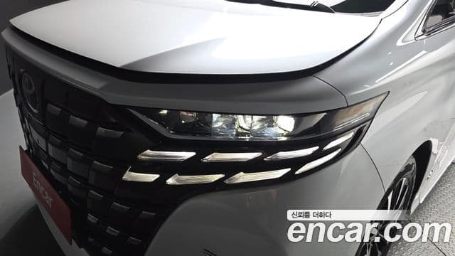 Toyota Alphard 2025 — Photo 17/43