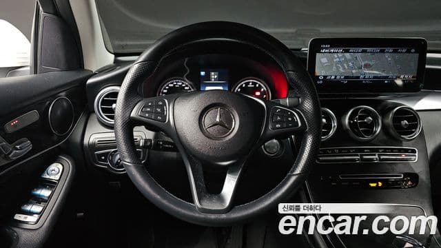 Mercedes-Benz GLC-Class 2019 — Şəkil 13/20