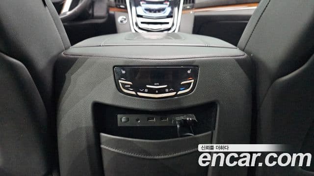 Cadillac Escalade 2020 — Şəkil 18/20