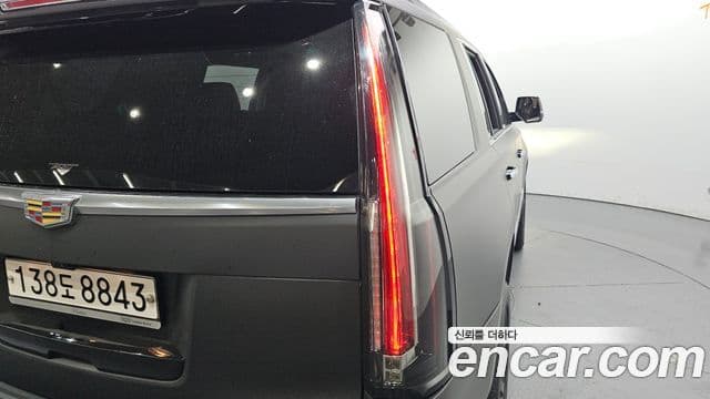 Cadillac Escalade 2020 — Photo 13/32