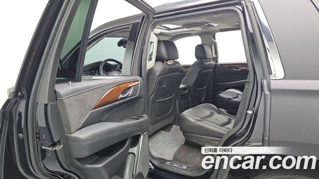 Cadillac Escalade 2020 — Photo 29/32