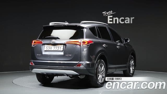 Toyota RAV4 2018 — Şəkil 2/20