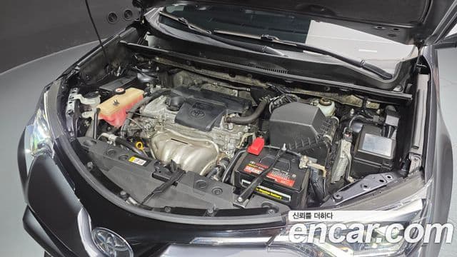 Toyota RAV4 2018 — Şəkil 6/20