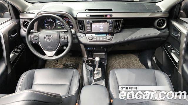 Toyota RAV4 2018 — Şəkil 7/20