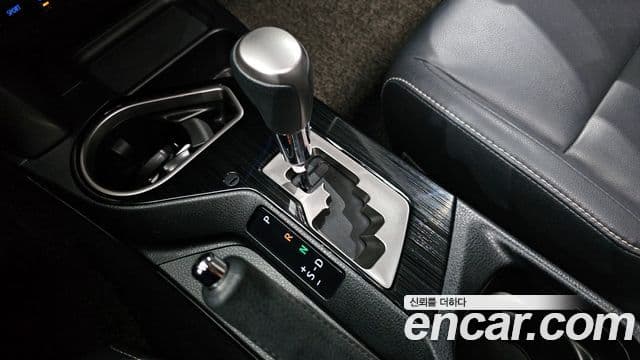 Toyota RAV4 2018 — Şəkil 9/20
