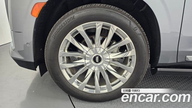 Cadillac Escalade 2022 — ფოტო 5/20