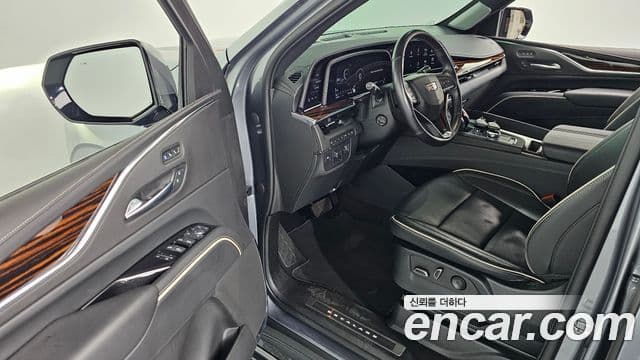 Cadillac Escalade 2022 — ფოტო 10/20