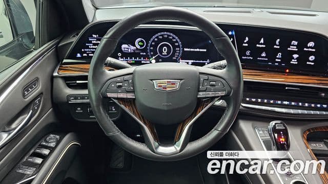 Cadillac Escalade 2022 — ფოტო 13/20