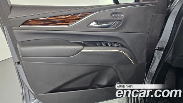Cadillac Escalade 2022 — Photo 31/34