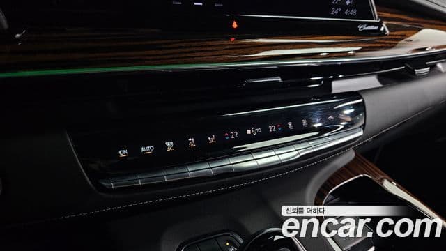 Cadillac Escalade 2022 — Photo 32/34