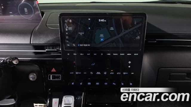 Hyundai Staria 2023 — Şəkil 13/20