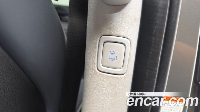 Hyundai Staria 2023 — Şəkil 25/36